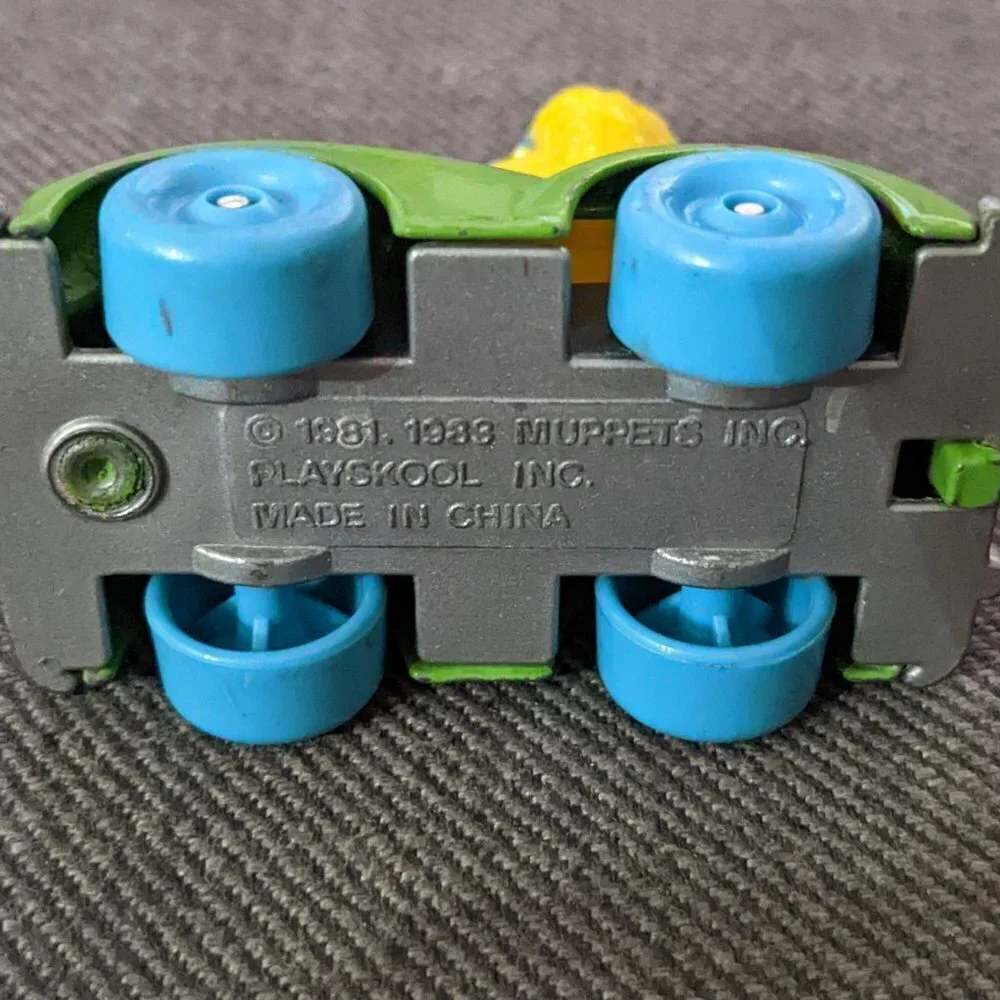 VINTAGE! Die Cast Sesame Street Big Bird Car from 1983